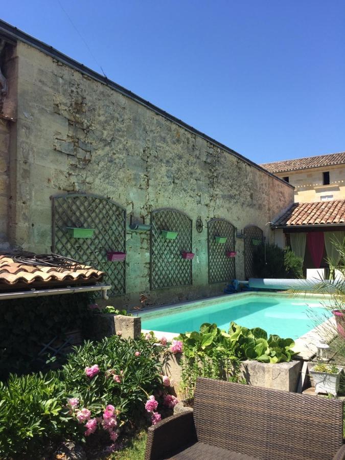 La Maison Du Bourg B&B Puisseguin Εξωτερικό φωτογραφία