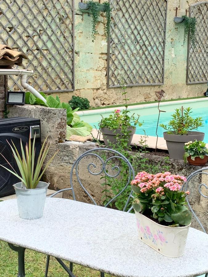 La Maison Du Bourg B&B Puisseguin Εξωτερικό φωτογραφία