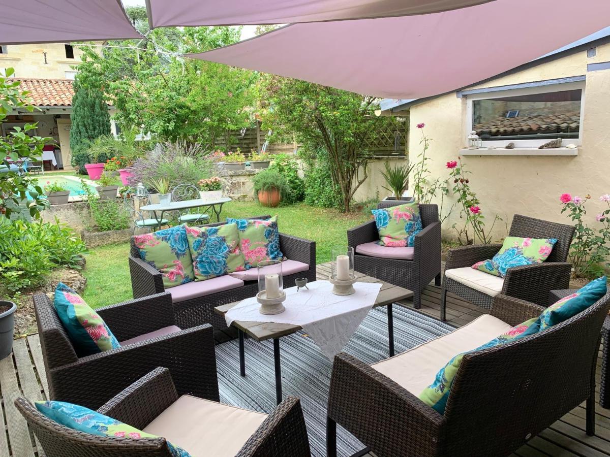 La Maison Du Bourg B&B Puisseguin Εξωτερικό φωτογραφία